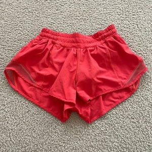 Lululemon Hotty Hot shorts 2.5 low rise